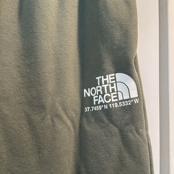 Men’s The North Face sweatpants. Khaki green. Size XL. Very good condition. - Picture 2 of 5